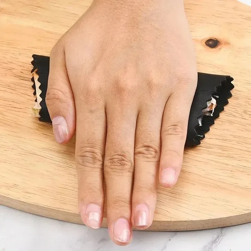 أنبوب متجرد الثوم تقشير تقشير  - مراجعة Kitchen Gadgets Useful وسعره